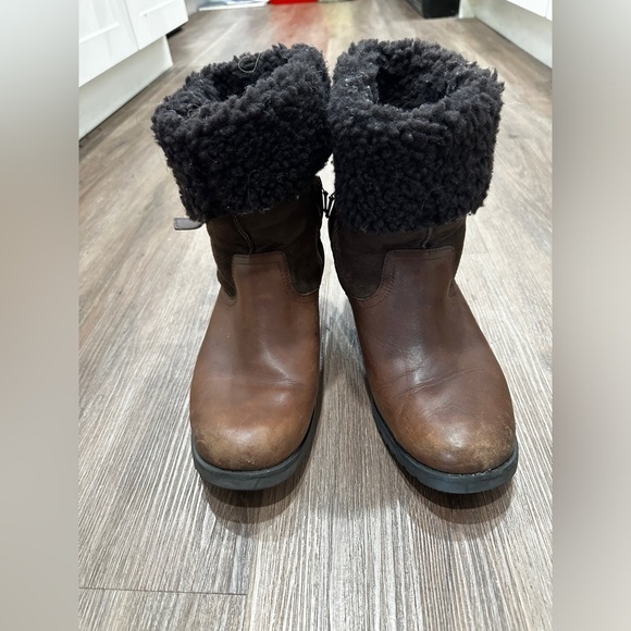 Woman’s UGGs boots, size 10 - Picture 4 of 10